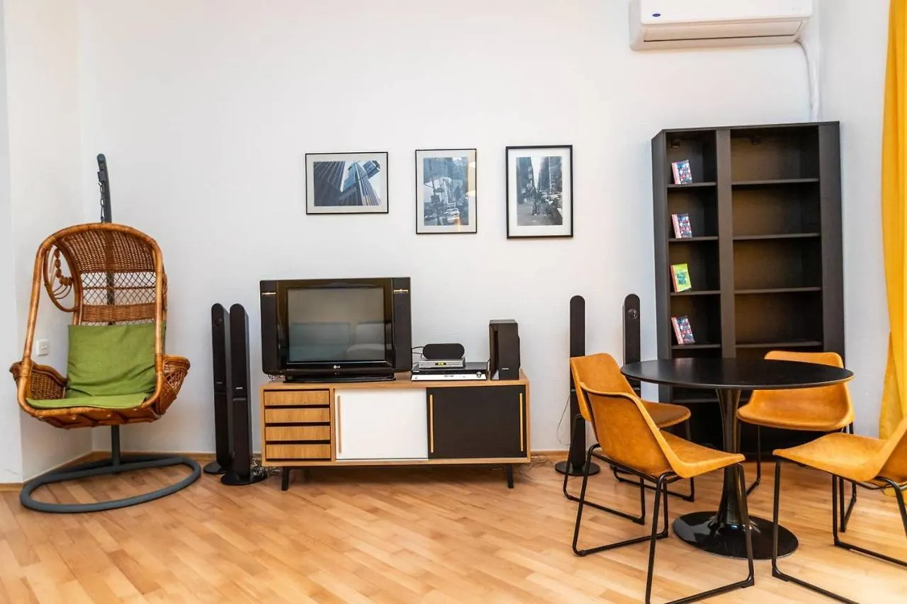 Wehost Apartment Near Roomshotel Tbilisi 0*,
