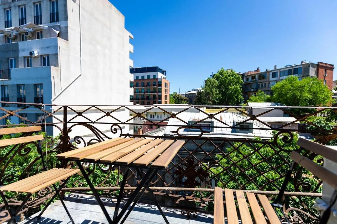 Wehost Apartment Near Roomshotel Tbilisi