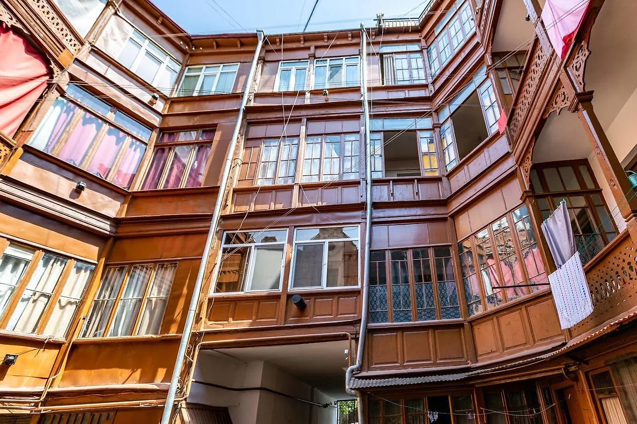 Wehost Apartment Near Roomshotel Tbilisi